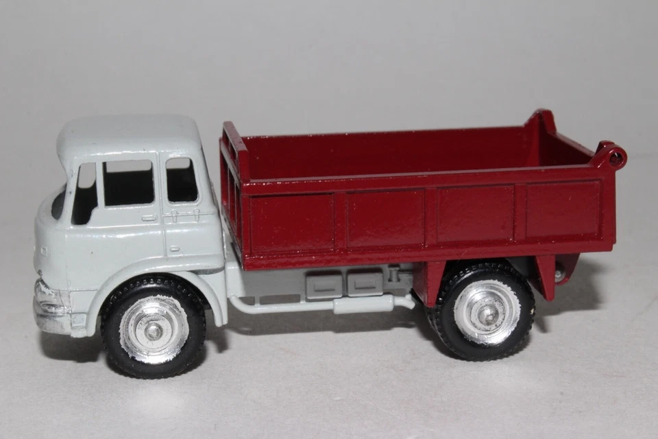 MATCHBOX LESNEY #3B CUSTOM BEDFORD TIPPER DUMP TRUCK, BPW, NICE, ORIGINAL, LOT C - Image 2 of 4