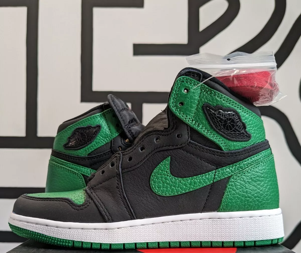 Men's Size 5y Jordan 1 Retro High Pine Green Black GS Brand New