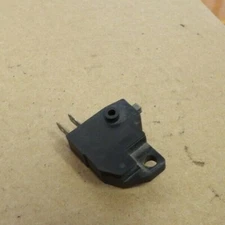 01-05 Suzuki Bandit GSF1200 FRONT MASTER CYLINDER BRAKE LIGHT SWITCH 57460-14J02