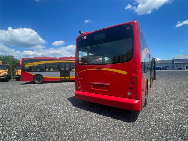 LOW FLOOR TRANSIT BUSES Two Bus Package cummins diesels 2009 Van Hool thumbnail 20