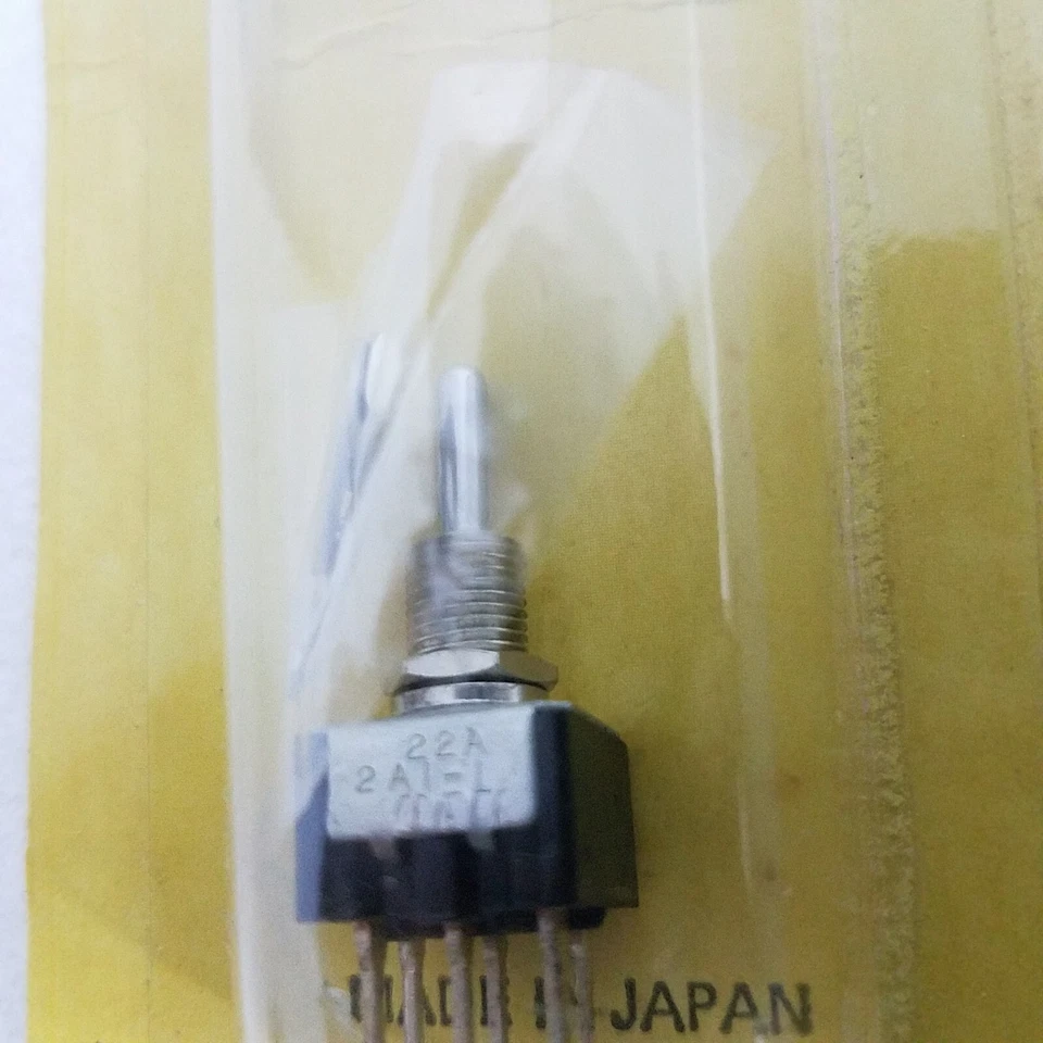 Interruptor de circuito impreso miniatura Dpdt 6 amperios a 125 voltios CA radio Shack Foto 2 de 4