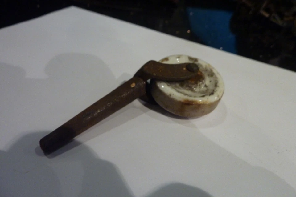 1 rodízio de roda de porcelana antigo vintage 1,5 pol. de diâmetro  - Imagem 3 de 3