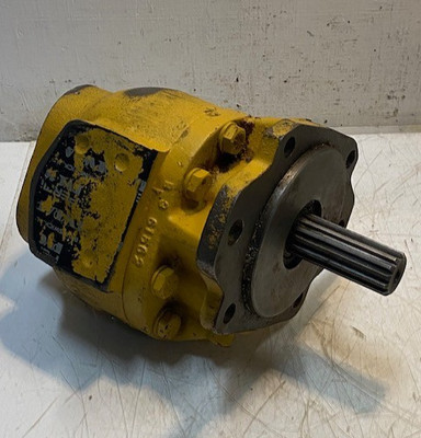 Brunswick Hydraulic Gear Pump B3 61562 | 2-3/4'' Shaft L 31mm Shaft OD 14-Spline