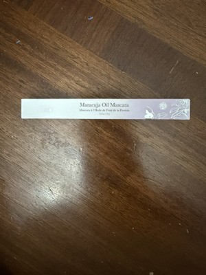 100% PURE Maracuja Mascara - Black Tea. Natural Volumizing Organic fruit Pigment