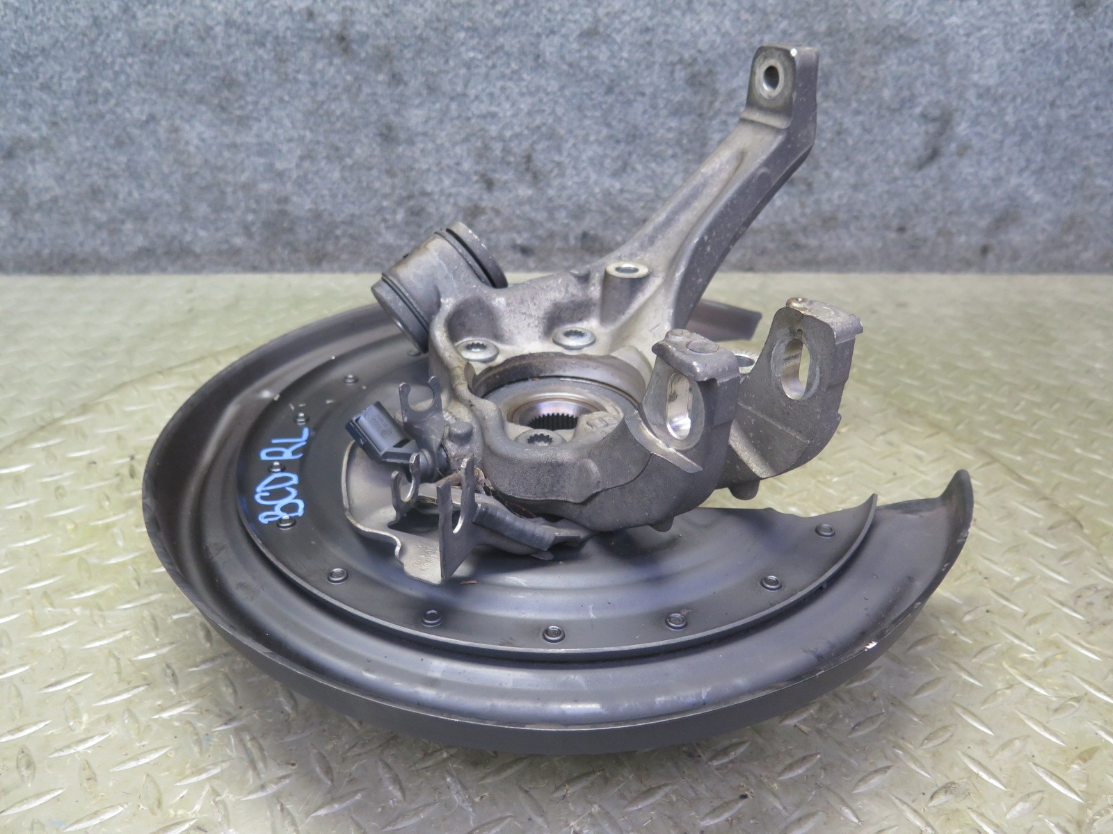 2006-2012 BENTLEY CONTINENTAL FLYING SPUR REAR LEFT SPINDLE KNUCKLE WHEEL HUB