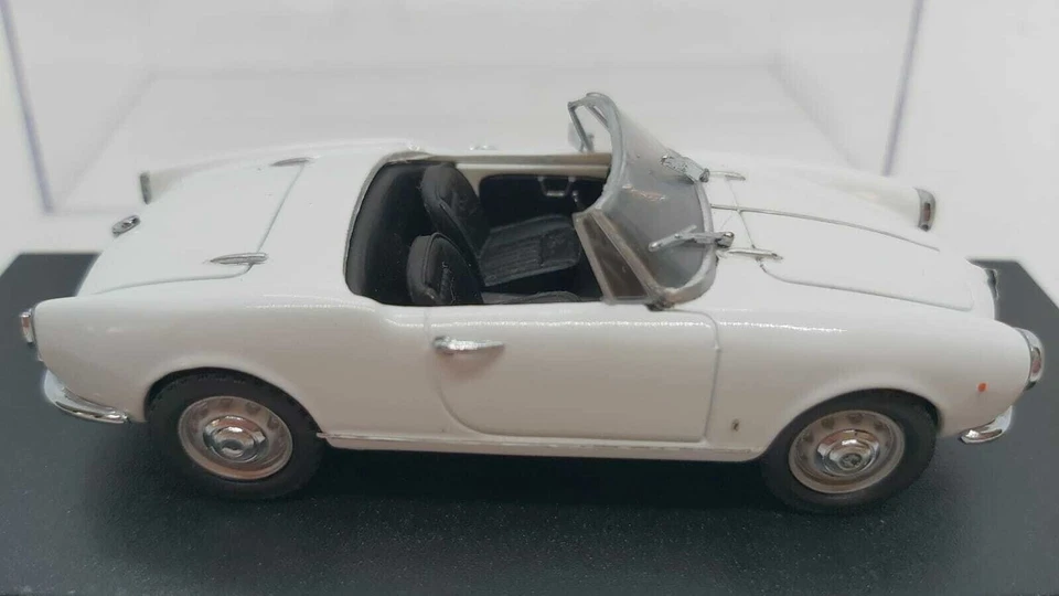 Detail Cars GIULIETTA SPYDER art 201 scala 1:43 - Immagine 2 di 2