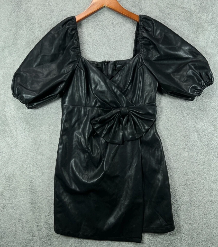 Mini vestido Forever 21 feminino médio couro sintético preto manga folhada arco gótico - Imagem 2 de 4