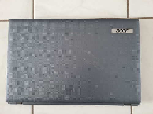 VENDS ORDINATEUR PORTABLE ASUS aspire 5733 series , hs pour pieces