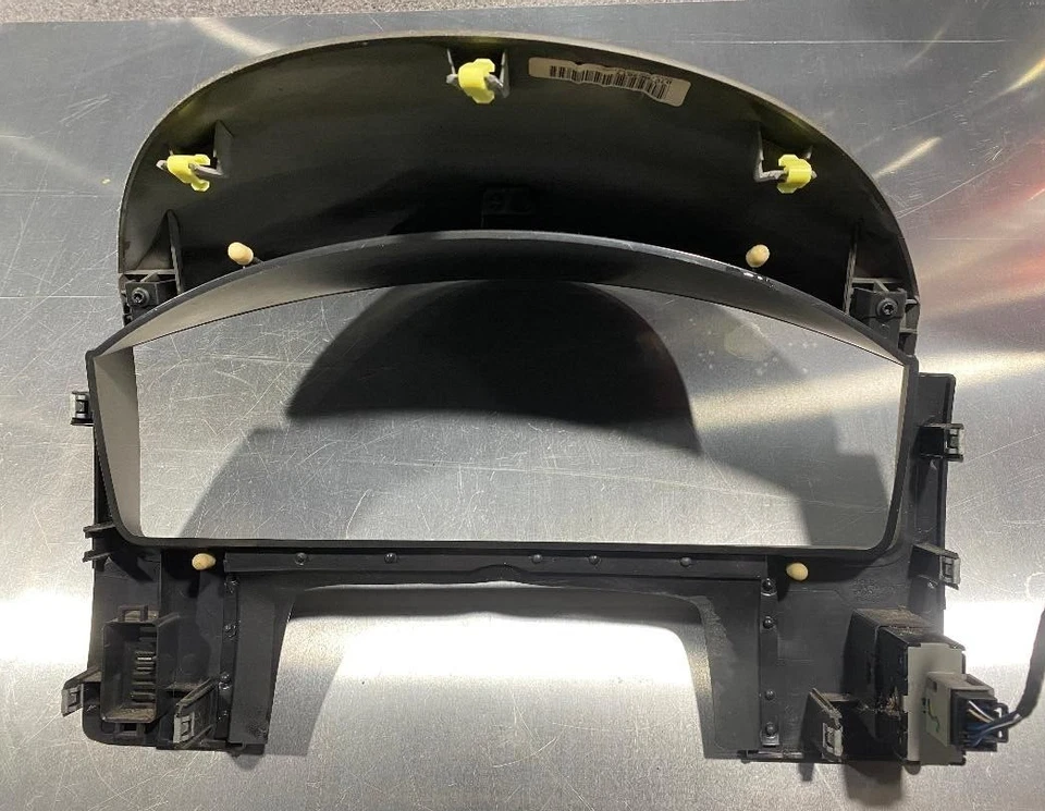 08-12 FORD ESCAPE SPEEDOMETER BEZEL P/N 8L84-78044D70-A PEÇA USADA ORIGINAL DO FABRICANTE - Imagem 3 de 4