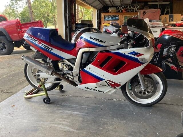 1989 1990 SUZUKI GSX-R1100 GSXR1100 FULL BODY KIT INCL TANK 1989 1990 SUZUKI GSX-R1100 GSXR1100 FULL BODY KIT INCL TANK