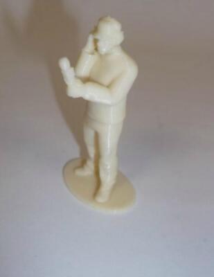 Greenhills TV Commentator Figur - unbemalt - Maßstab 1:32 - NEU - MACC567