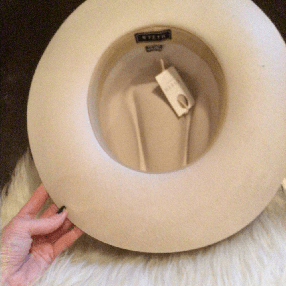 NEW! Rare Wyeth high hat in cream Valencia in Cream main image 4