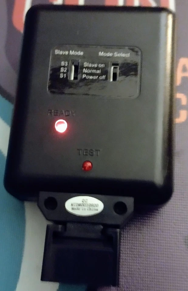 Digital Concepts Digital Slave Flash 319AF With Bracket Arm. - Image 4 of 4