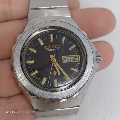 Orient Quartz Watch Black Dial Day Date Vintage Watch Sporty Classic