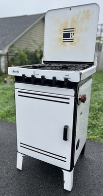 Magic Chef Porcelain Enamel Gas Oven Range American Stove Co Antique CT Local