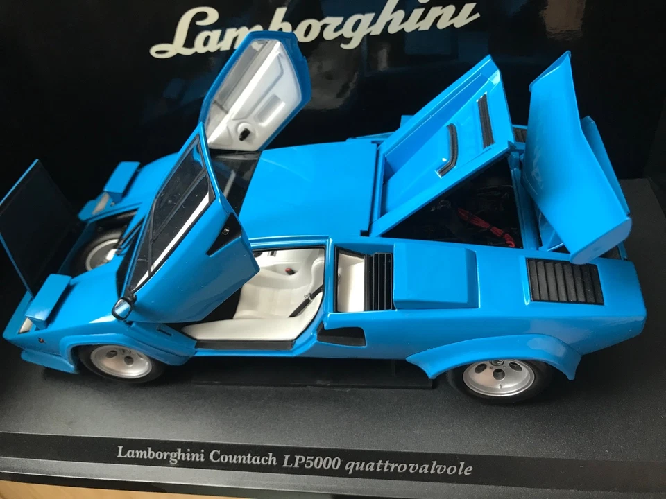 Lamborghini Countach LP500 KYOSHO 1/18 azul con interior blanco - RARO Foto 3 de 4