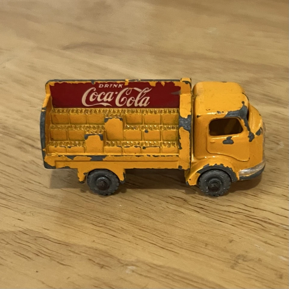Lesney Matchbox No. 37 Karrier Bantam 2 Ton Coca-Cola Delivery Truck GRAY WHEELS - Image 3 of 4