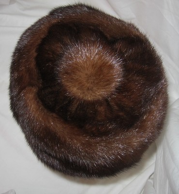 Sunning Vintage Mink Pillbox Style Hat
No labels Sunning Vintage Mink Pillbox Style Hat Pom Pom Accent | eBay main image 4