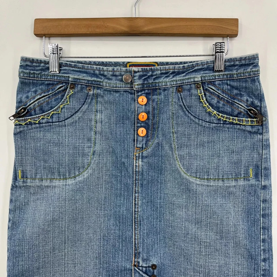 Minifalda de mezclilla azul asfalto para mujer junior talla 5 azul bordada Y2K de colección Foto 2 de 4