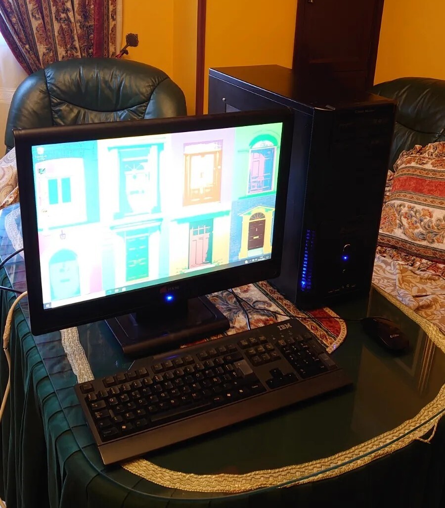 ORDENADOR DE MESA WINDOWS 10 + PANTALLA + TECLADO + RATON