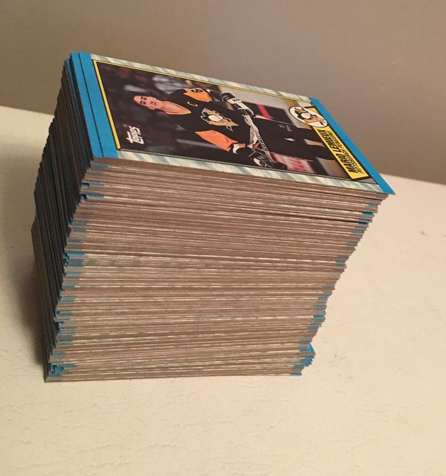 207 Cards 1989-90 Topps Hockey  Sakic/Leetch/Gretzky/Lemieux/Yzerman) Ex Cond UG - Image 2 of 4