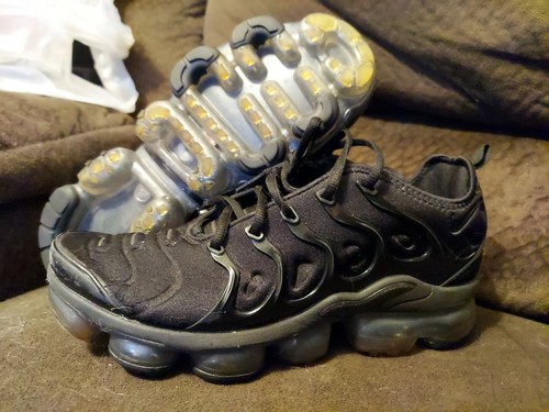 anthracite vapormax plus