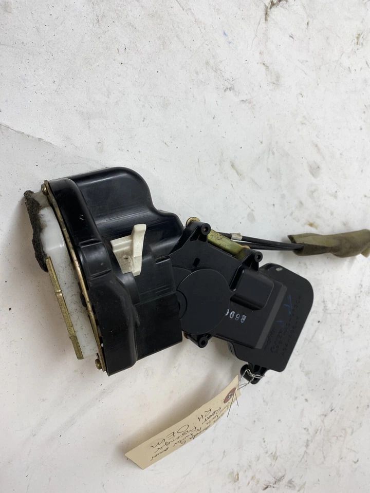 Actuador de bloqueo de 6 puertas Mazda 2003-2008 pasajero trasero derecho OEM Foto 4 de 4