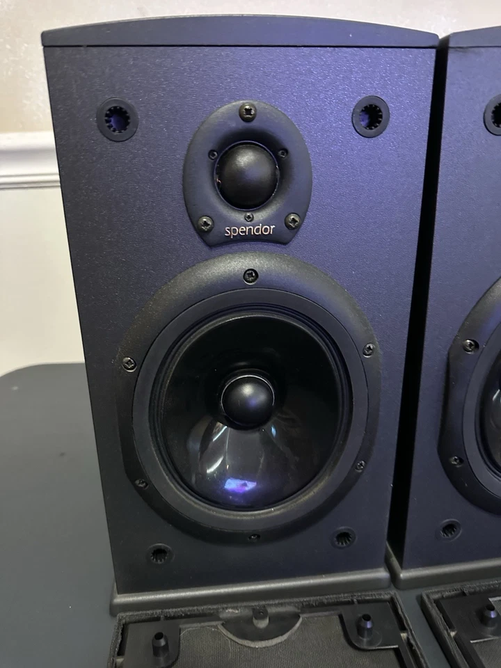 Spendor Model 2020 Bookshelf Speakers Tested - Image 3 of 4