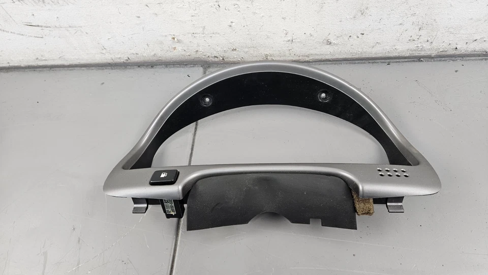 2005 Pontiac GTO Gauge Cluster Bezel #5272 F3 - Изображение 4 из 4