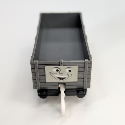 2002 TOMY Thomas Trackmaster Happy Face Troublesome Truck Tender