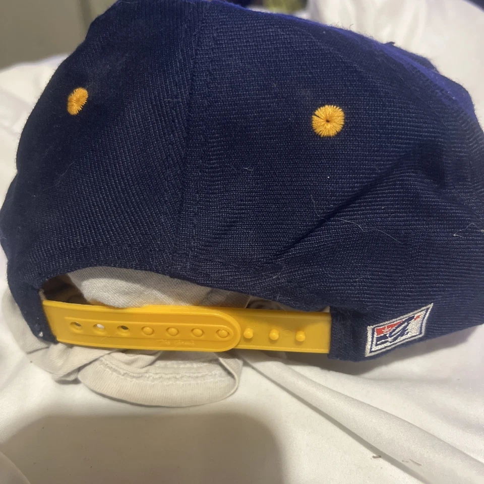 Chaqueta de los 90 Georgia Tech deletreada dos tonos amarilla sombrero vintage Foto 3 de 4