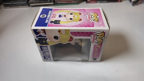 Funko Pop! Vinyl: Sailor Moon - Sailor Moon Sailor Moon w/ Luna 89 Retired 2017 - Picture 6 of 7
