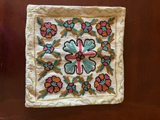Haftowana poduszka dekoracyjna z kości słoniowej z kwiatami Vintage 15 x 15"
