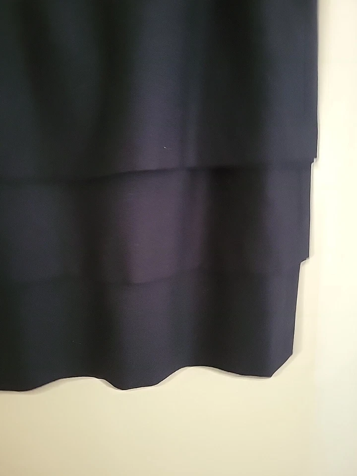 FALDA RECTA LOUIS FERAUD AZUL MARINO GRANDE HECHA EN ALEMANIA escalonadas Foto 2 de 4