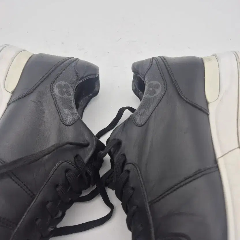 Louis Vuitton Black Leather Sneakers 260 US Size thumbnail 3
