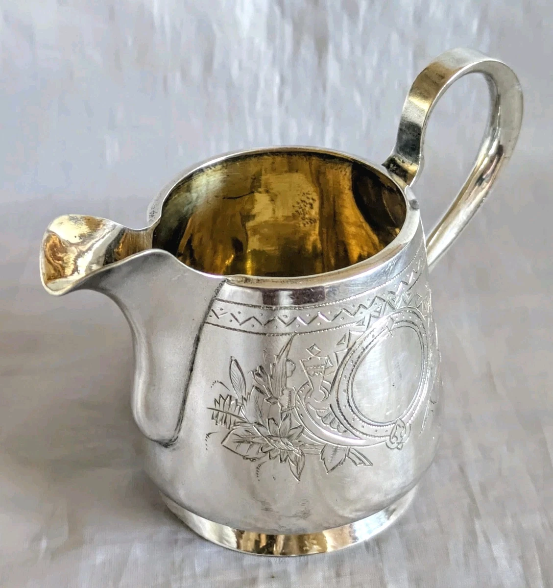 ANCIEN TRES JOLI Petit Pot A Lait Argent Massif Tete De Griffon Style