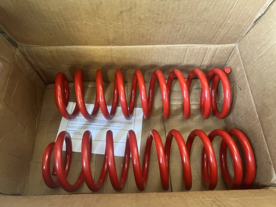 FabTech Coil Springs Powder Coated Red Jeep JKU Wrangler 2018 - Image 2 of 4