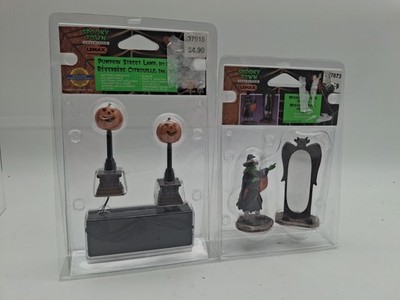 2x LEMAX SPOOKY TOWN HALLOWEEN VILLAGE FIGURE and Pumpkin Lights
