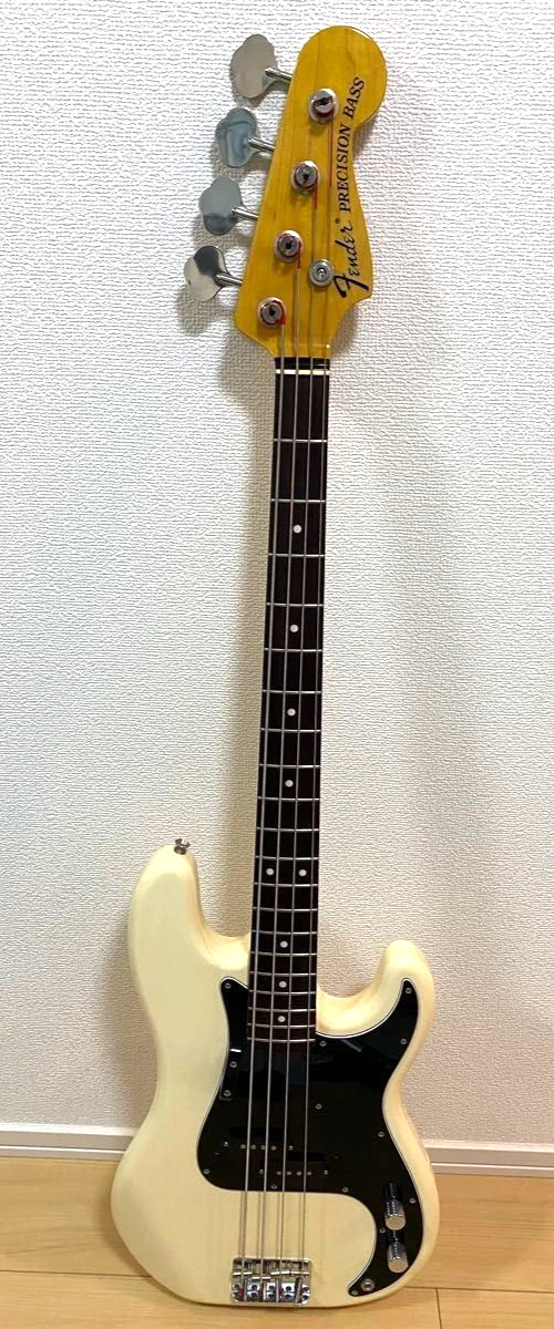 Fender Japan Precision Bass PB70-70US Vintage White Made in Japan