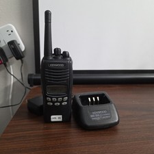 Kenwood TK-3312-1 UHF Radio 450-520 MHz with Battery and Antenna And Charger