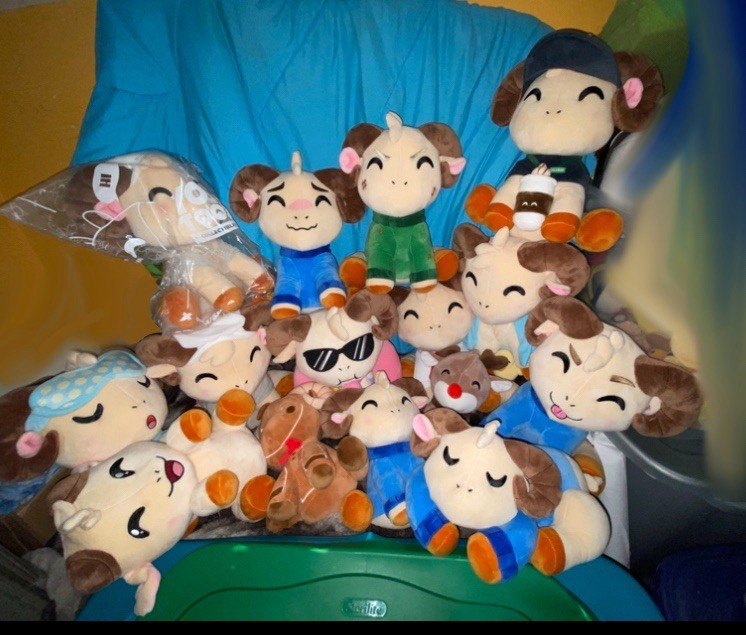 Jschlatt Youtooz Rammie Plush  LOT