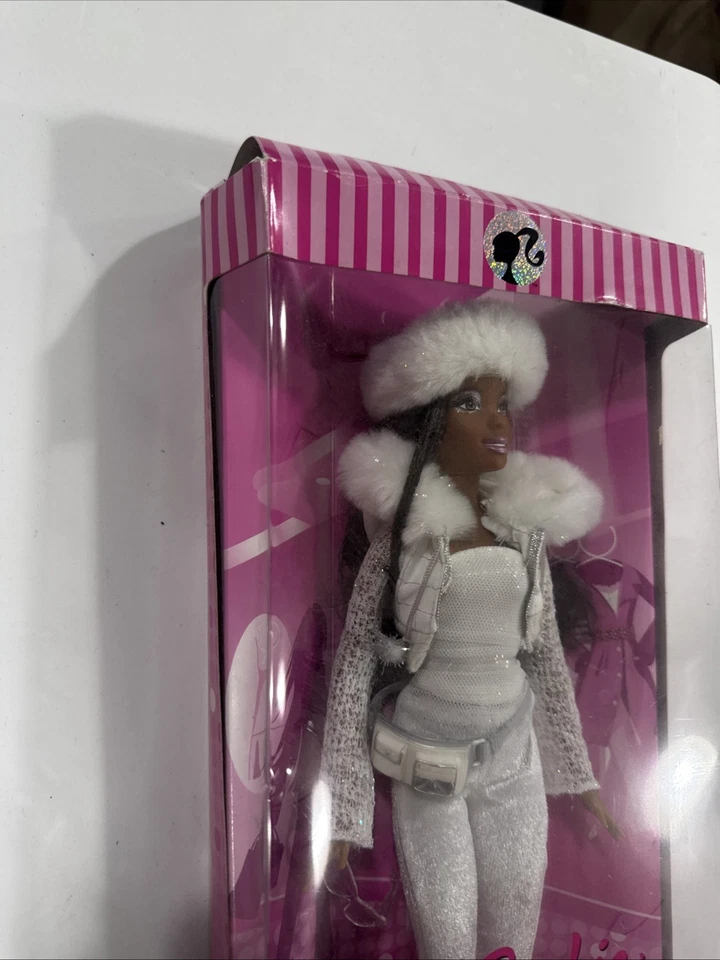 РЕДКИЙ 2007 Barbie моды лихорадка Nikki зимний наряд #K8411 - L3327 новый Mattel - Изображение 2 из 4