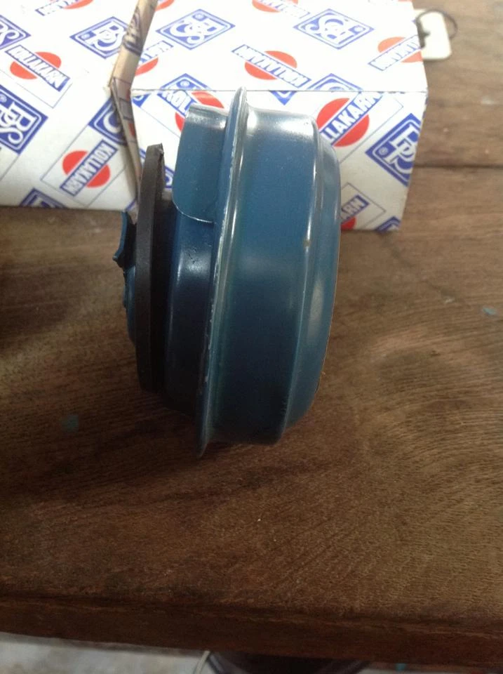 DATSUN 521 610 620 720 SUNNY 1200 B110 B210 B310 A12 A14 OIL Filler CAP - Изображение 3 из 4