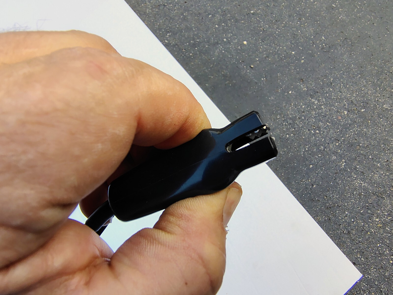 Cable pipe locator ground extensions leads with piercing alligator clamps