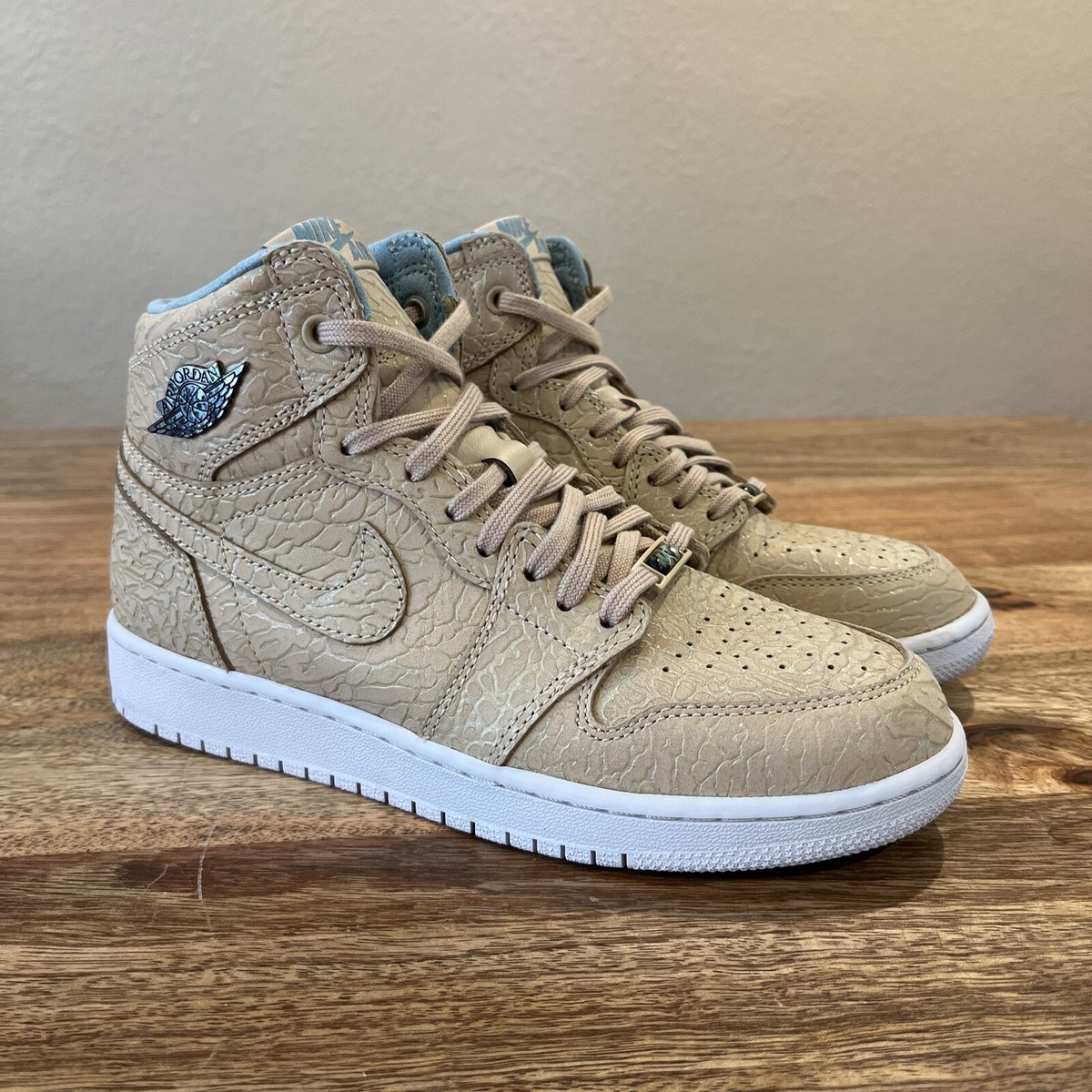 NIKE AIR JORDAN 1 RETRO HI OG NIKE AIR JORDAN 1 RETRO HI OG