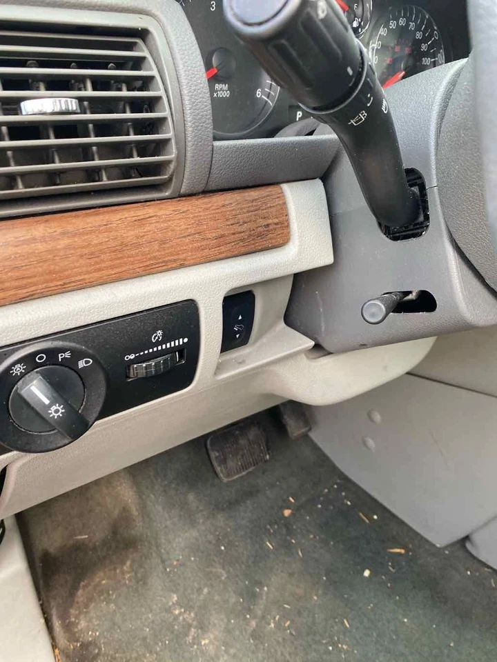 Medidor de velocímetro usado se adapta a: Ford Freestar Cluster 2005 MPH con identificación central de mensajes Foto 3 de 4