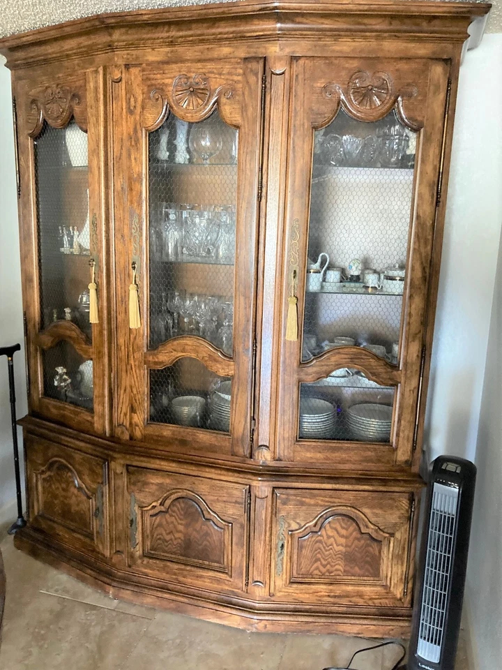 Juego de comedor muebles vintage Century con mesa, 4 sillas, cabaña y servidor Foto 2 de 4