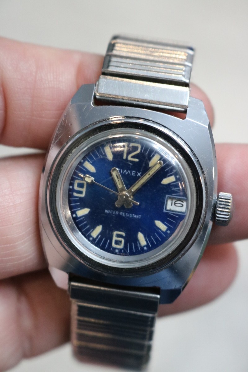Vintage Timex Watch - Silver Tone - Blue Face - Stretch Band Vintage Timex Watch - Silver Tone - Blue Face - Stretch Band