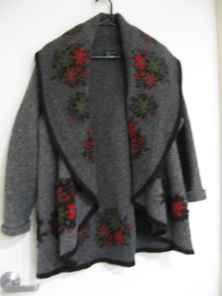 MADE IN ITALY GREY WOOL BLEND OPEN FRONT JACKET WITH FLORAL TRIM SIZE M