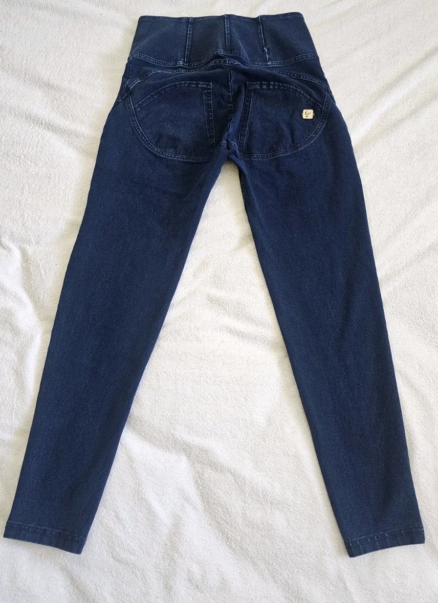 Freddy Shaping Boot Pants Small - image 2